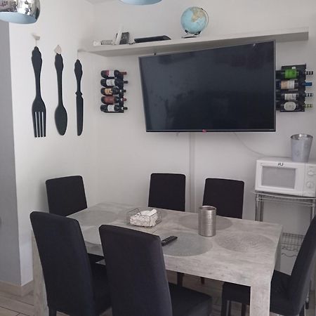 Pomezia Centro Appartement Buitenkant foto