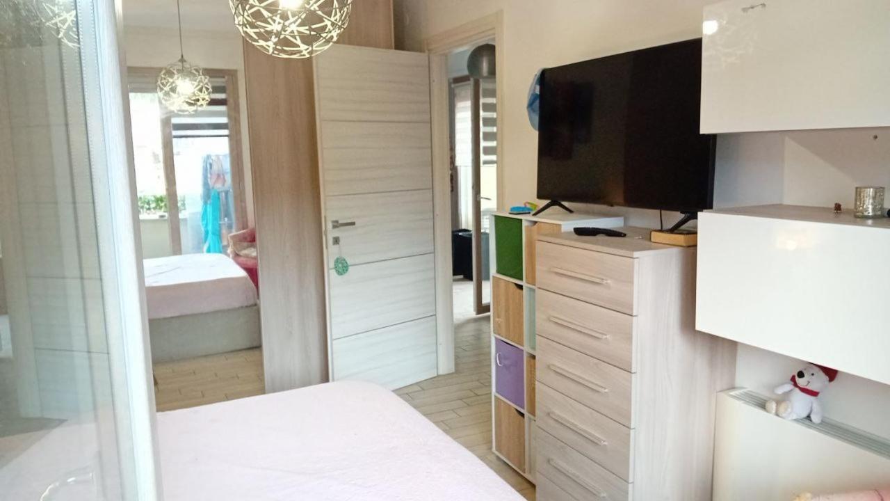 Pomezia Centro Appartement Buitenkant foto